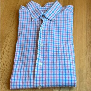 Vineyard Vine long sleeve button down shirt